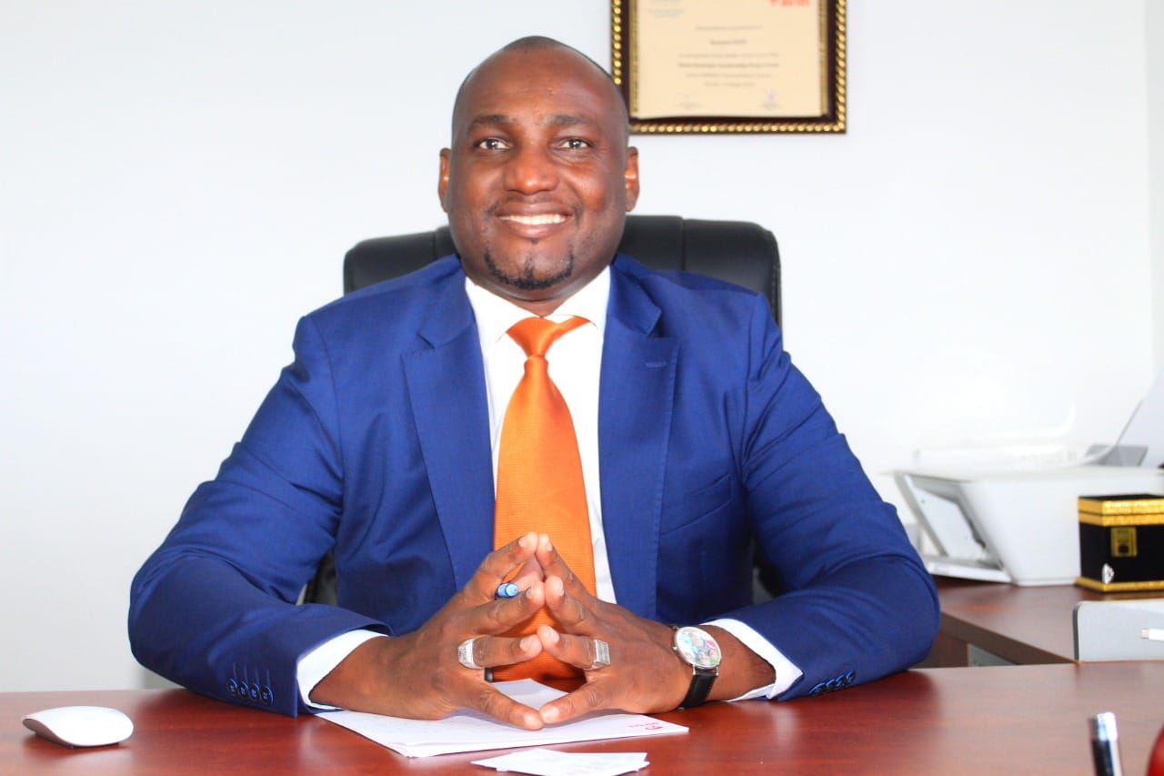 DINA MAHAMAT Amadou, un ancien étudiant de l'Ecole Leader devenu DG de Airtel, une grande société de téléphonie mobile (GSM) au Seychelles